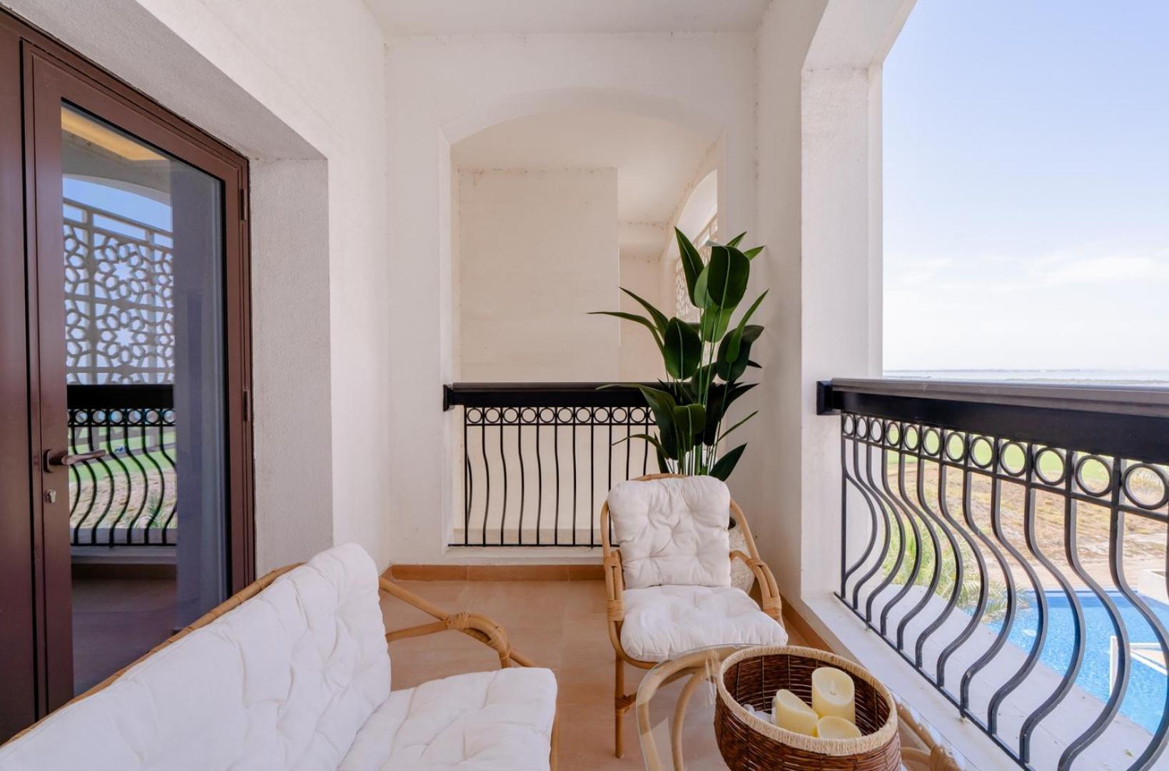 On Yas Island With Complimentary Yas Theme Park Tickets Appartement