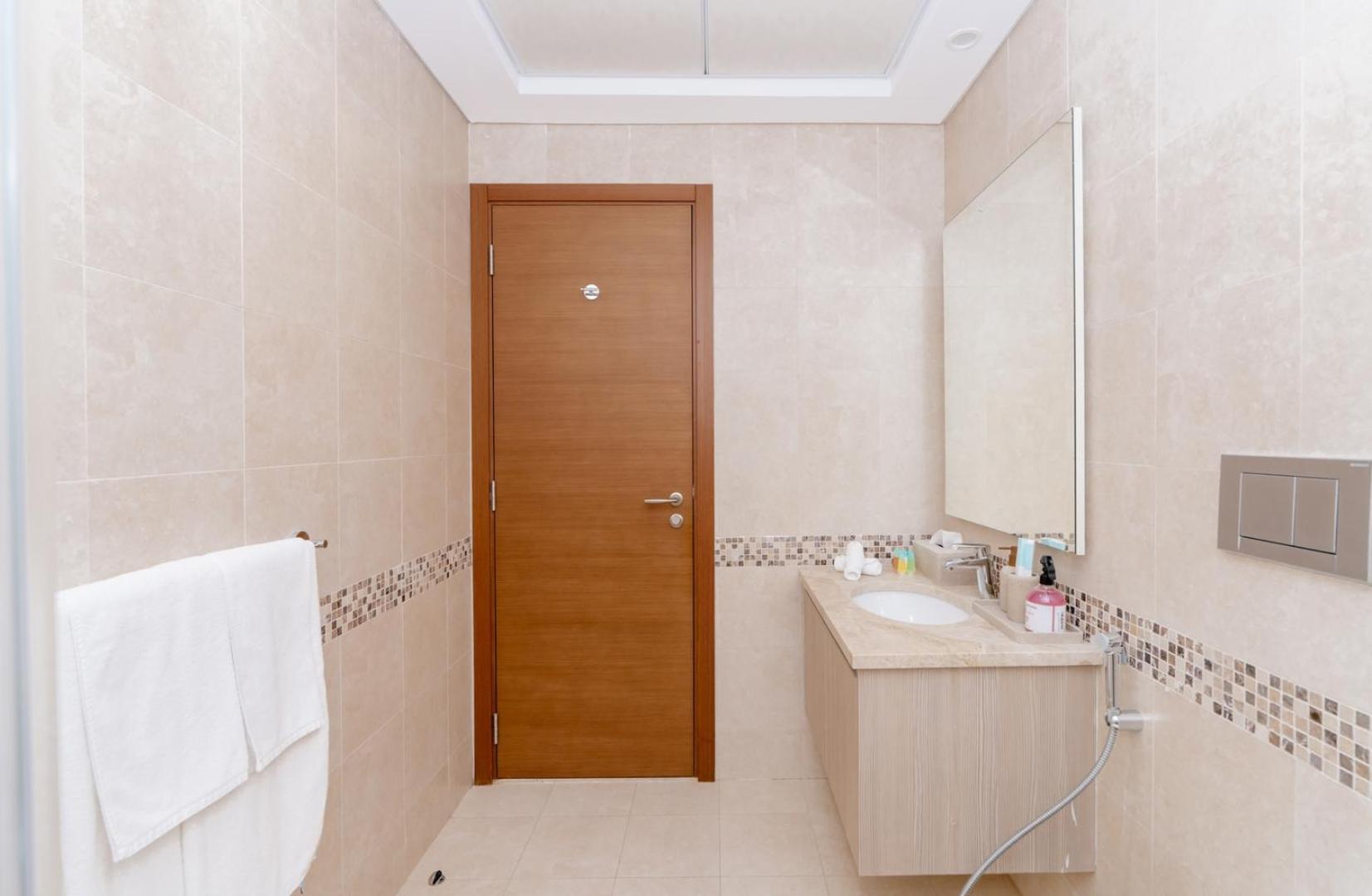 Appartement On Yas Island With Complimentary Yas Theme Park Tickets