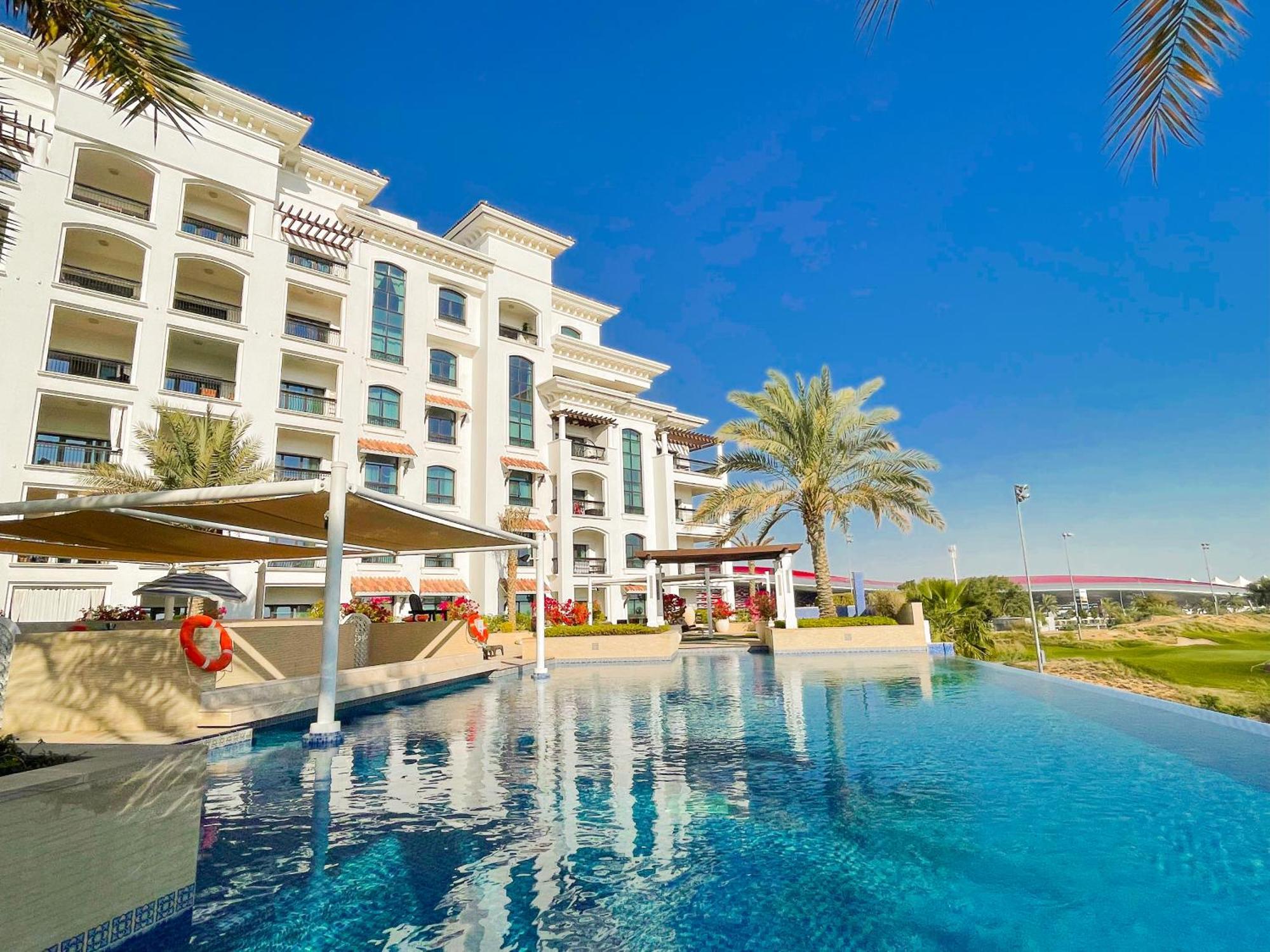 On Yas Island With Complimentary Yas Theme Park Tickets Appartement *